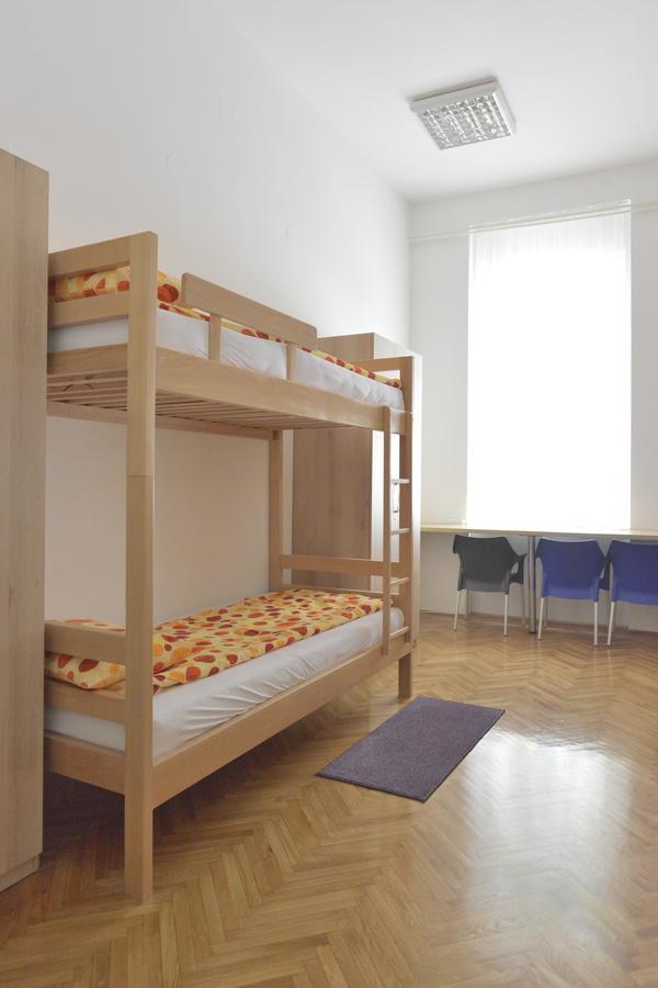 נובי סאד Hostel Flow House Centar מראה חיצוני תמונה