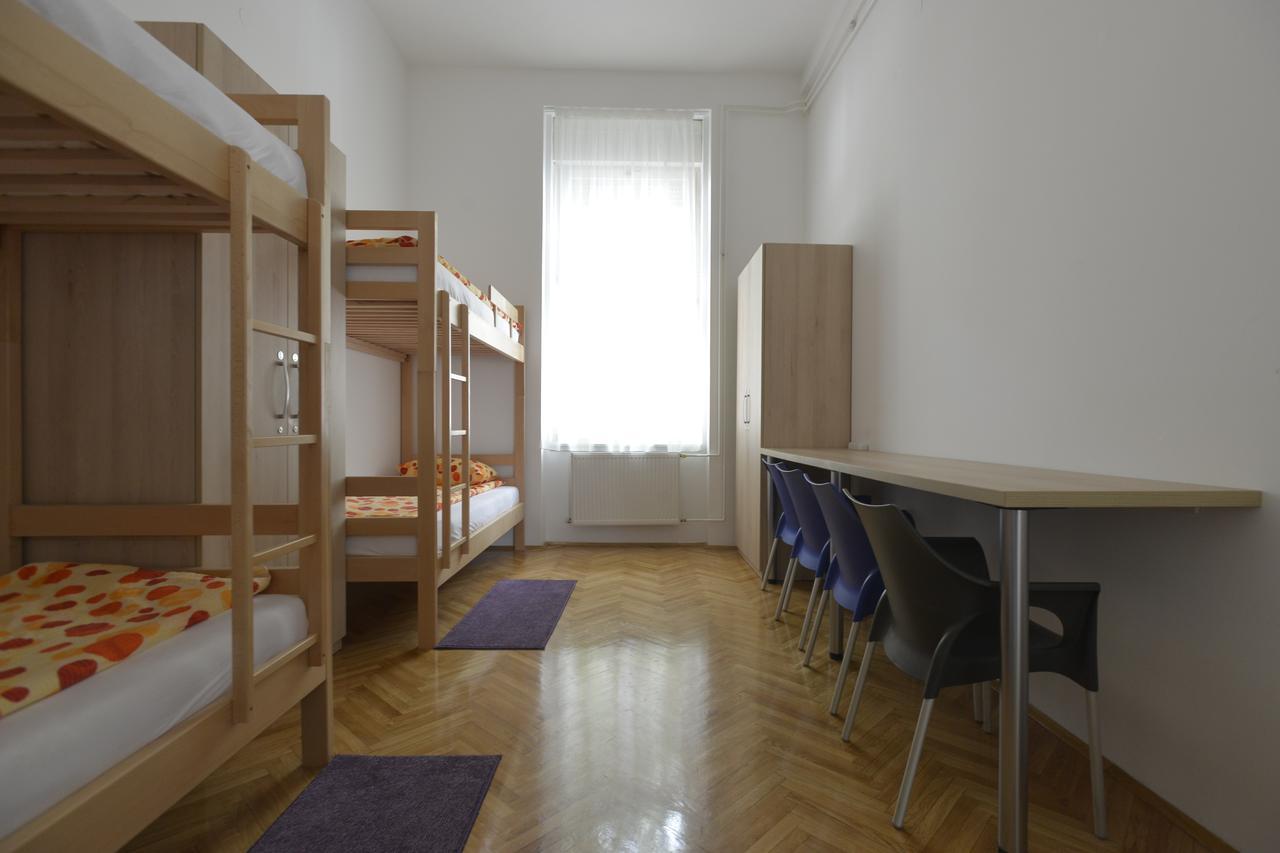 נובי סאד Hostel Flow House Centar מראה חיצוני תמונה
